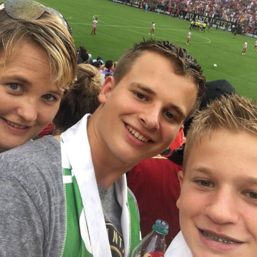 Meet your Posher, Corrie